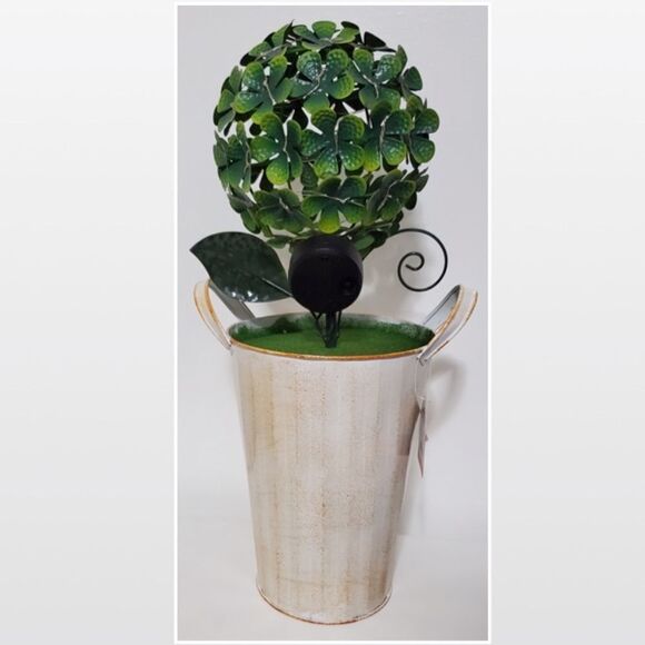 New Solar Home Statue Floral Green & Beige - Picture 6 of 14